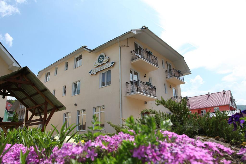 Edelweiss Ξενοδοχείο Polyana  Εξωτερικό φωτογραφία
